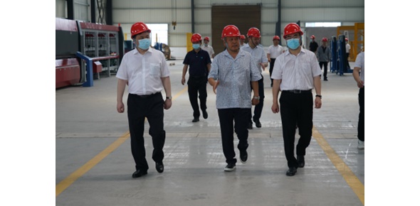 2022-6-29市委書記劉革安陪同省金融監(jiān)管局、國家開發(fā)銀行等領(lǐng)導(dǎo)視察萬眾集團